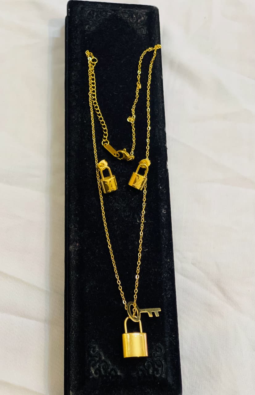 Golden Lock & Key Jewelry Set
