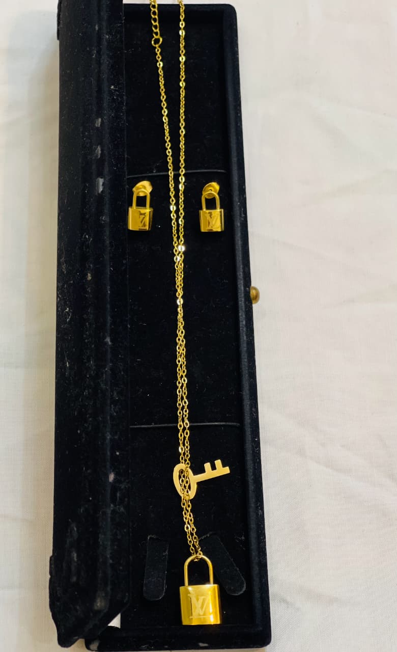 Golden Lock & Key Jewelry Set