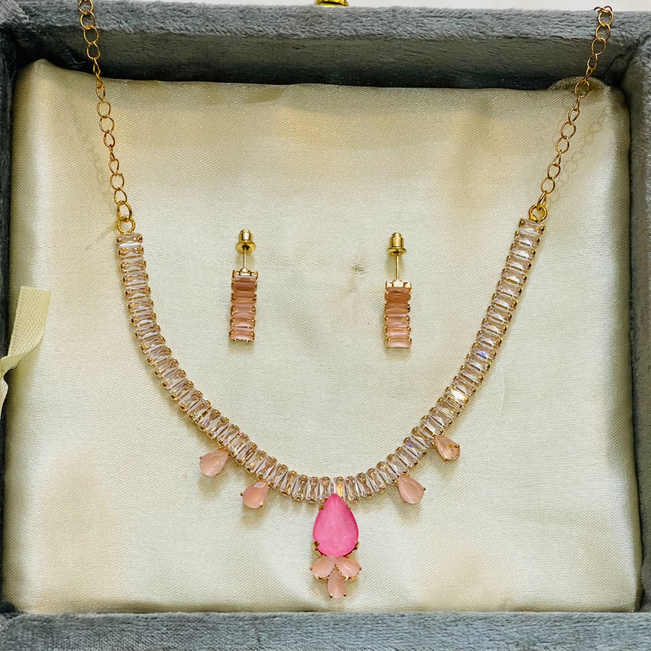 Blush & Pink Teardrop Accent Jewelry Set