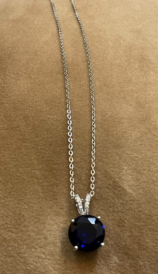 Elegant Crystal Pendant Necklace