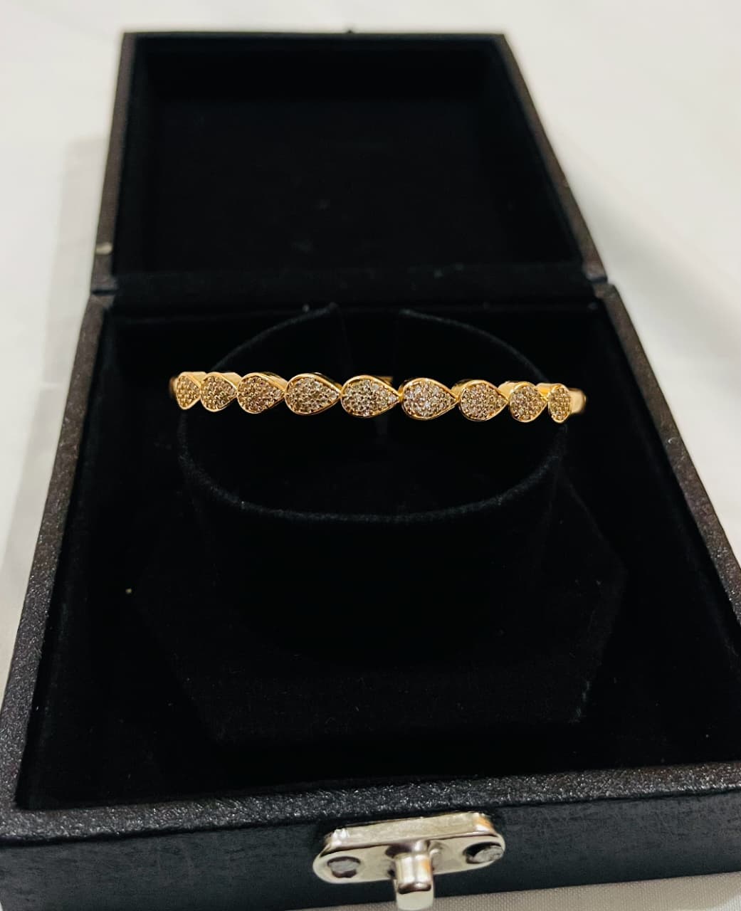 Golden Teardrop Sparkle Bangle
